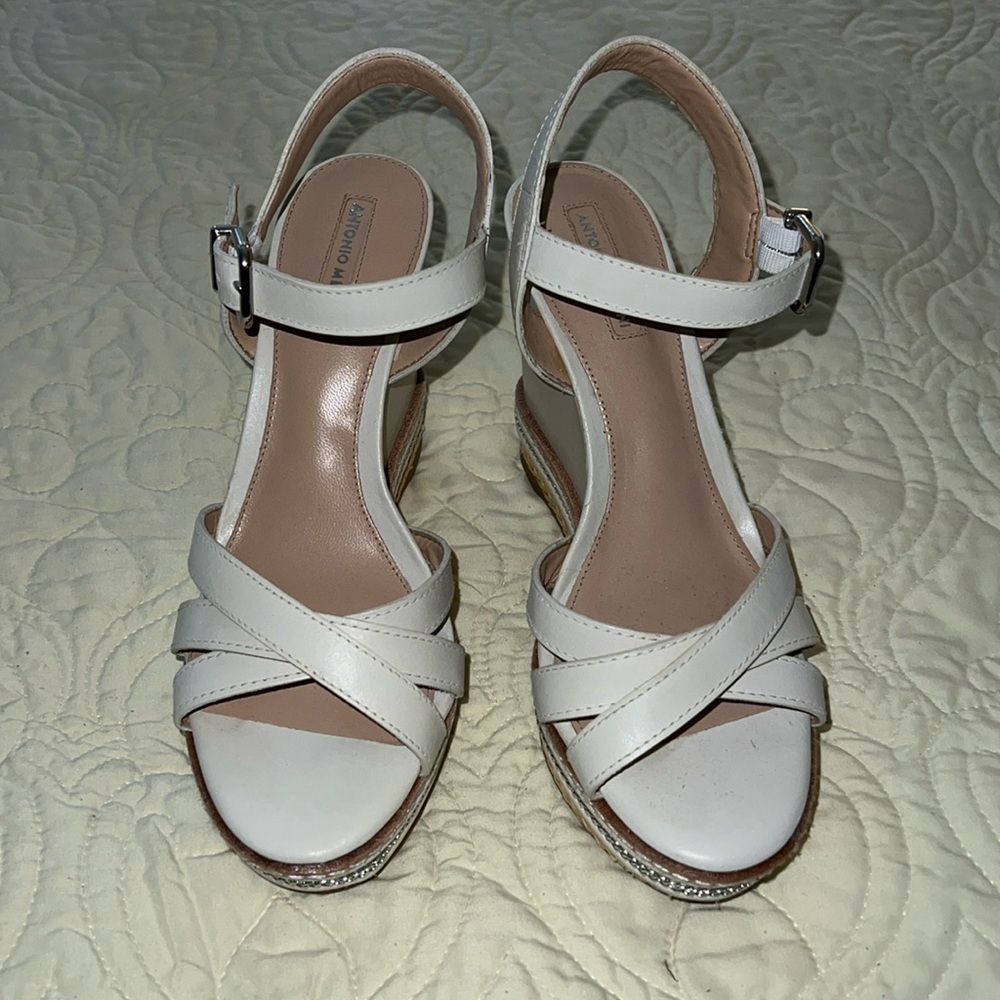 Shoes size 8